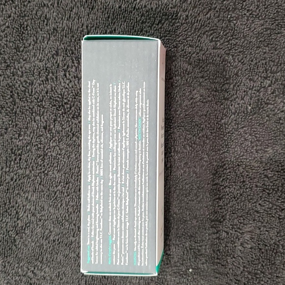 Drunk elephant Protini powerpeptide resurf serum upc# 812343032408 30 ml/1fl - Picture 4 of 6